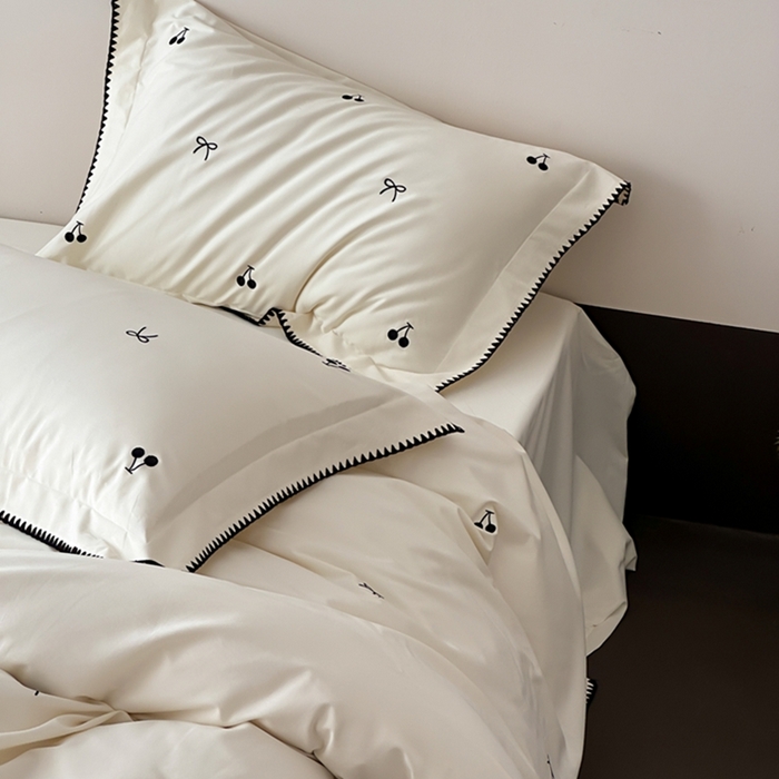 91家纺网 家纺一手货源 找家纺 （总）时亿家居 2025新款亲肤舒适黑樱梦境磨毛款四件套