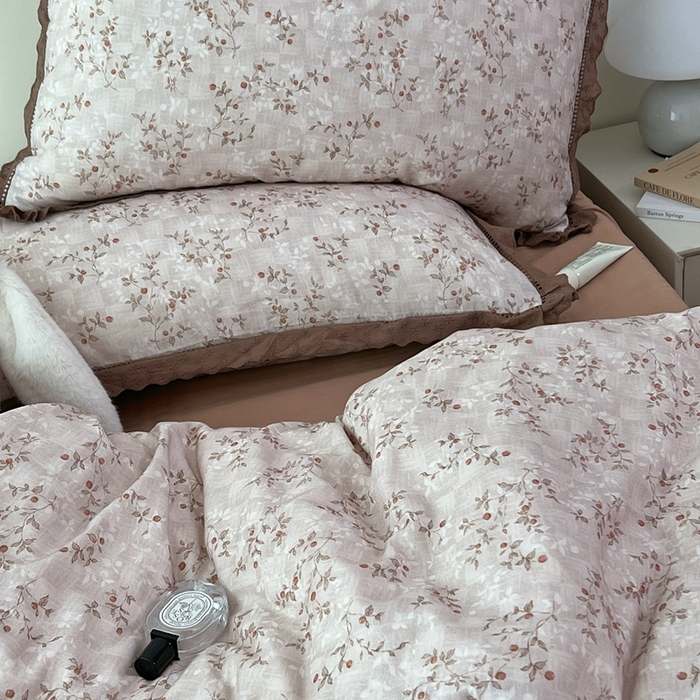 91家纺网 家纺一手货源 找家纺 荣轩2025新款全棉双层纱镂空花边工艺款四件套（铺床版）秋意浓