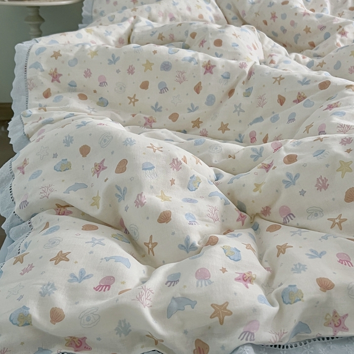 91家纺网 家纺一手货源 找家纺 荣轩2025新款全棉双层纱镂空花边工艺款四件套（铺床版）星星水母