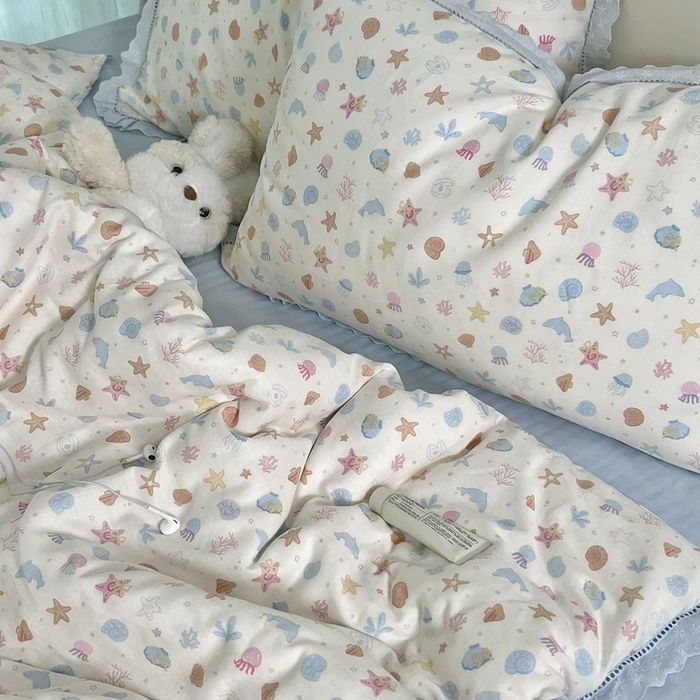 91家纺网 家纺一手货源 找家纺 荣轩2025新款全棉双层纱镂空花边工艺款四件套（铺床版）星星水母