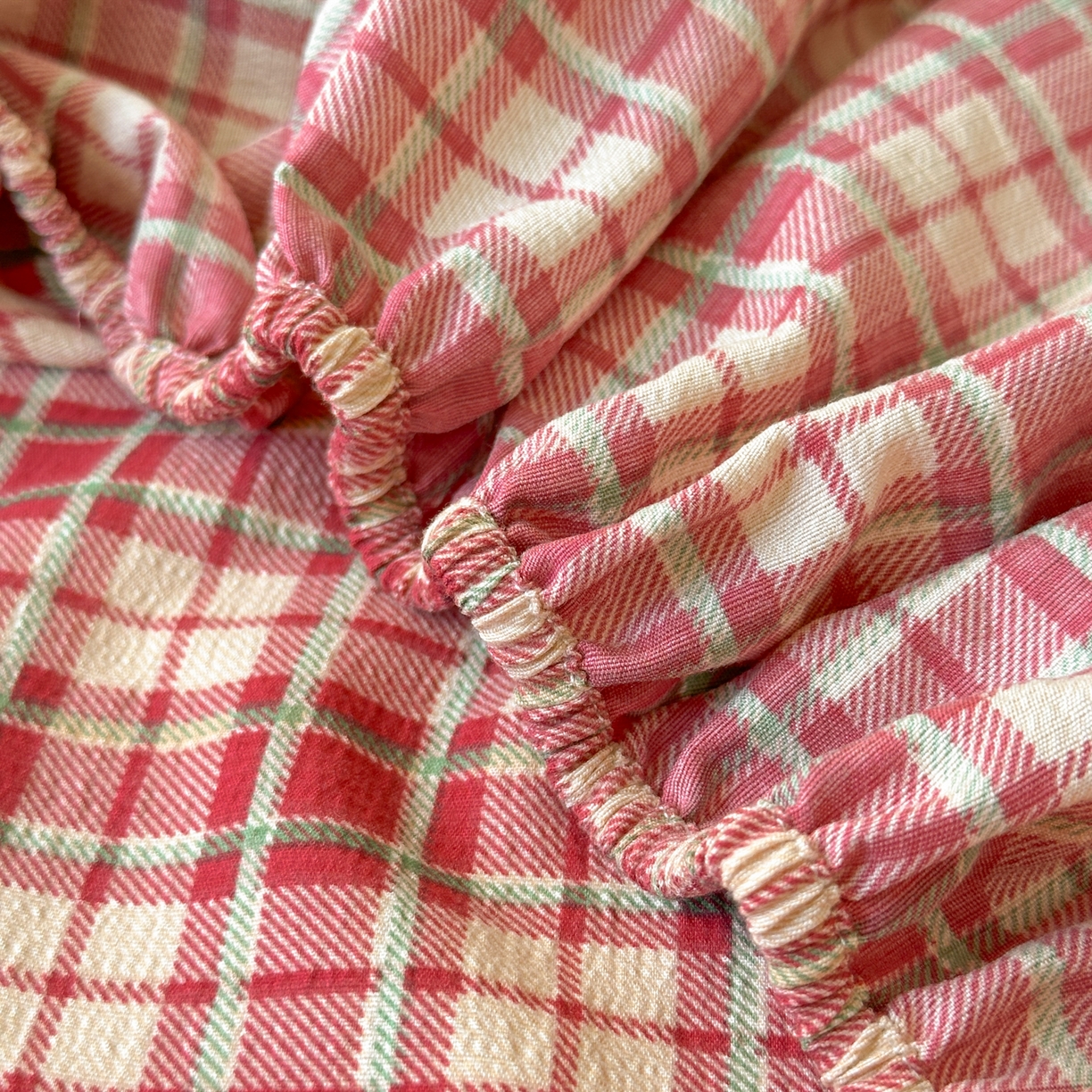 91家纺网 家纺一手货源 找家纺 一霖家纺 2025新款高克重云朵棉毛巾绣床笠 小红书热推 床笠款毛巾绣-大脸猫