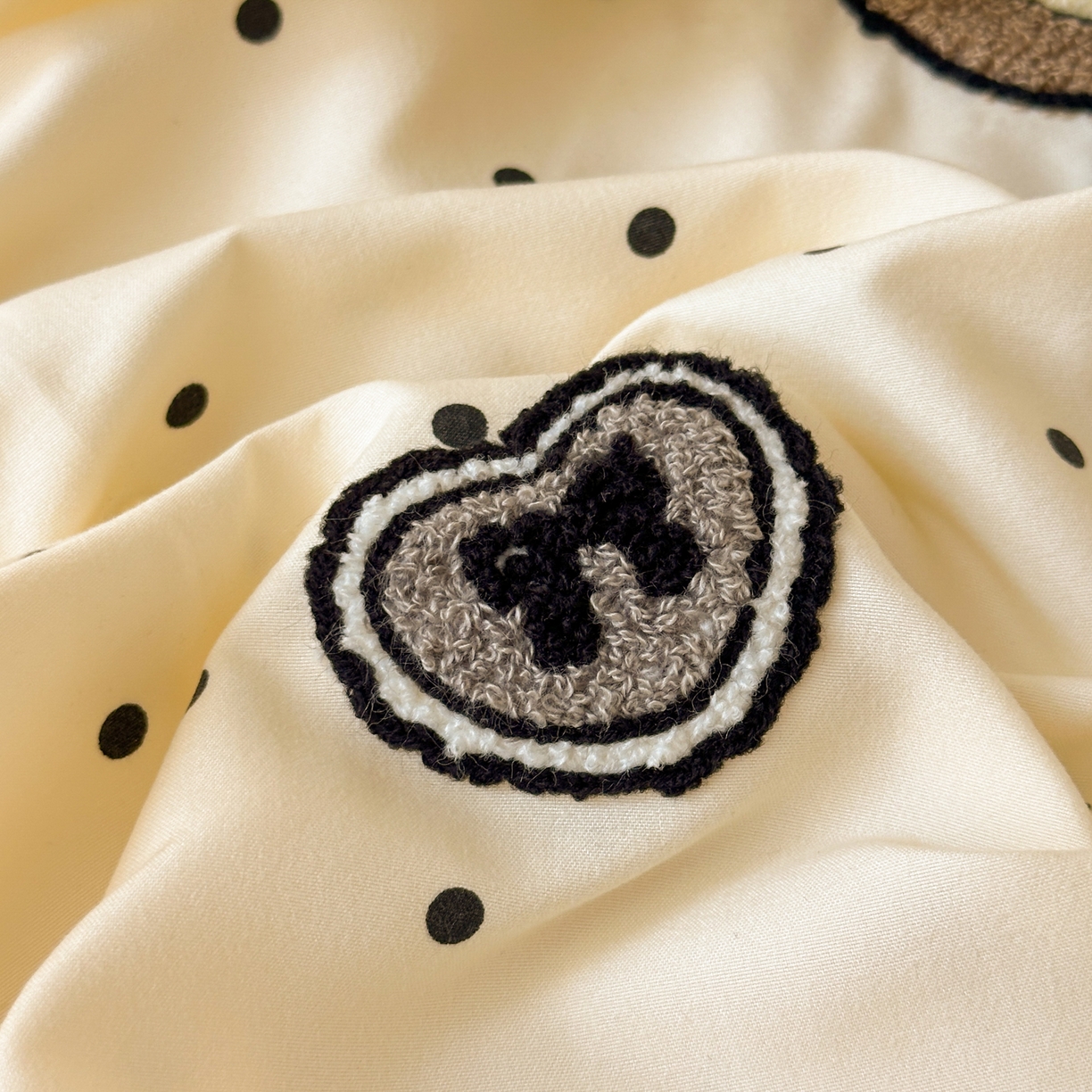 91家纺网 家纺一手货源 找家纺 一霖家纺 2025新款高克重云朵棉毛巾绣床笠 小红书热推 床笠款毛巾绣-精灵布布