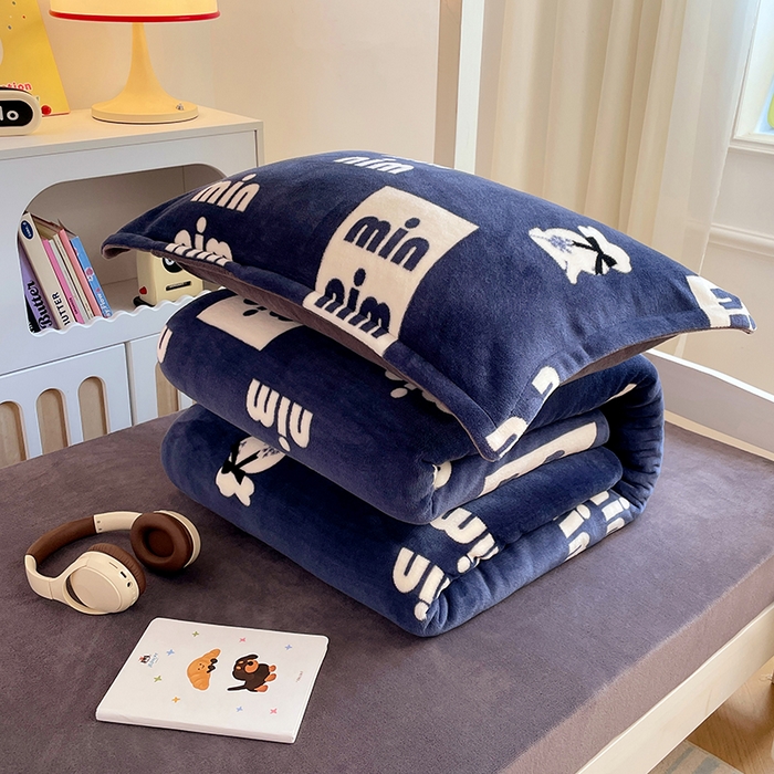 91家纺网 家纺一手货源 找家纺 （总）锦润家纺 2025新款亲肤舒适牛奶绒三件套学生三件套上下铺三件套宿舍三件套