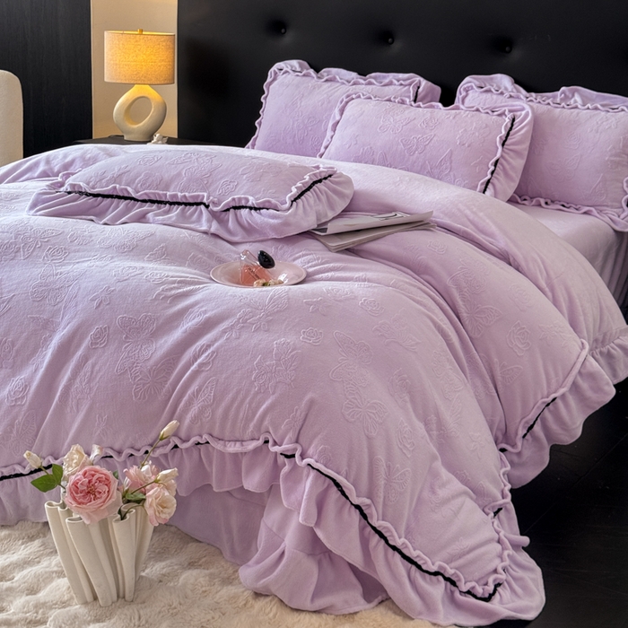 绘萱家居 2025新款新品爆款高密消光织带花边款雕花牛奶绒四件套 香蝶-紫
