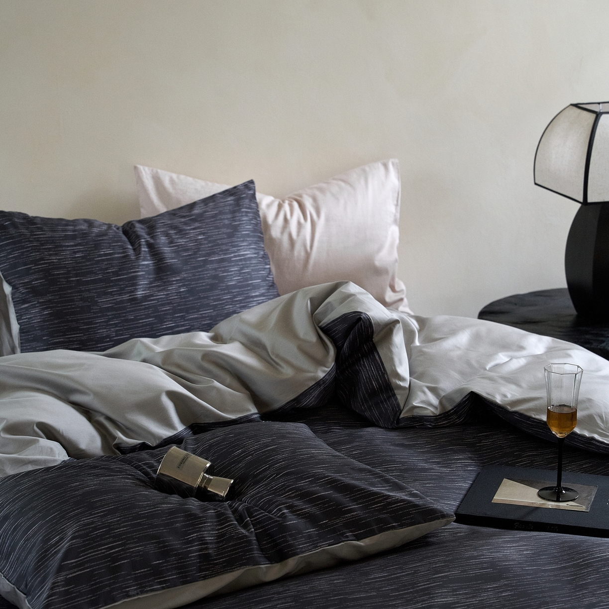 91家纺网 家纺一手货源 找家纺 ONE TWO ONE 1212025新款高端贡缎高支高密数码印花四件套-星河 星河-铭朗灰