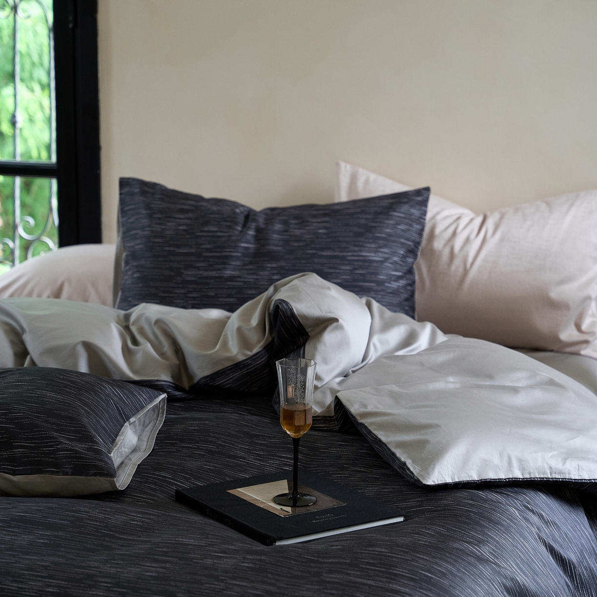 91家纺网 家纺一手货源 找家纺 ONE TWO ONE 1212025新款高端贡缎高支高密数码印花四件套-星河 星河-铭朗灰