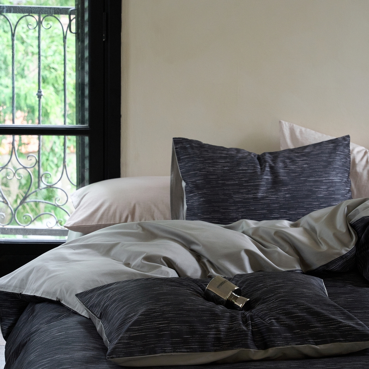 91家纺网 家纺一手货源 找家纺 ONE TWO ONE 1212025新款高端贡缎高支高密数码印花四件套-星河 星河-铭朗灰