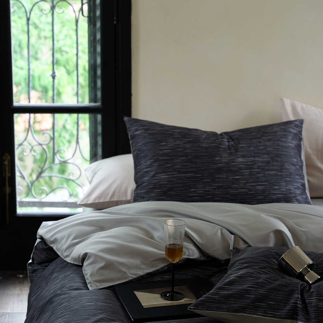 91家纺网 家纺一手货源 找家纺 ONE TWO ONE 1212025新款高端贡缎高支高密数码印花四件套-星河 星河-铭朗灰