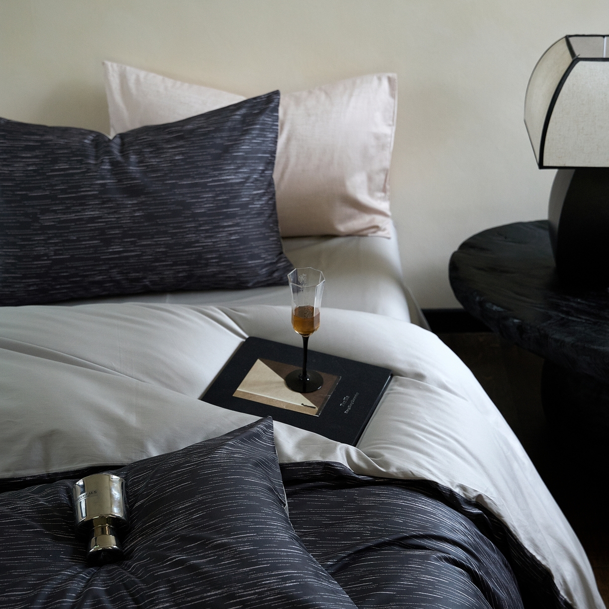 91家纺网 家纺一手货源 找家纺 ONE TWO ONE 1212025新款高端贡缎高支高密数码印花四件套-星河 星河-铭朗灰