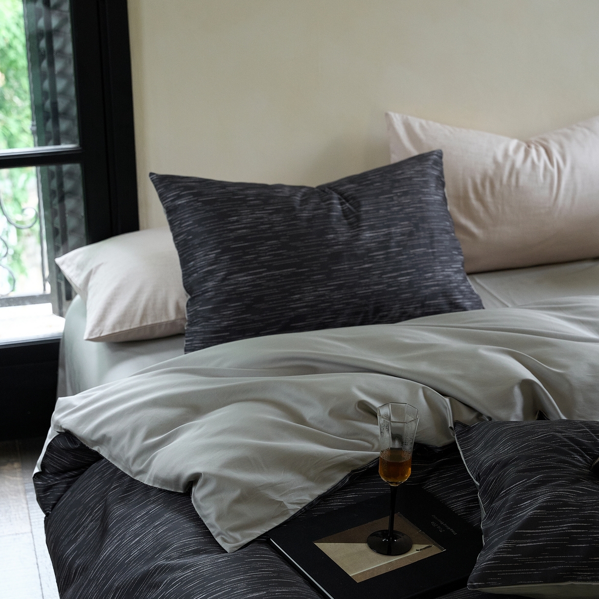 91家纺网 家纺一手货源 找家纺 ONE TWO ONE 1212025新款高端贡缎高支高密数码印花四件套-星河 星河-铭朗灰