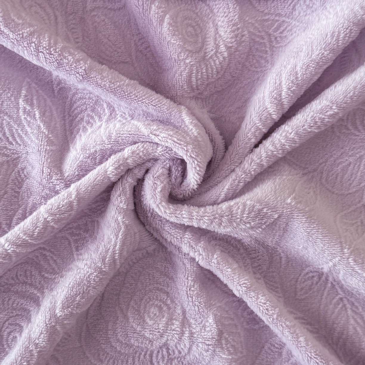 91家纺网 家纺一手货源 找家纺 绘萱家居 2025新款新品爆款高密消光织带花边款雕花牛奶绒四件套 伊莉莎-紫