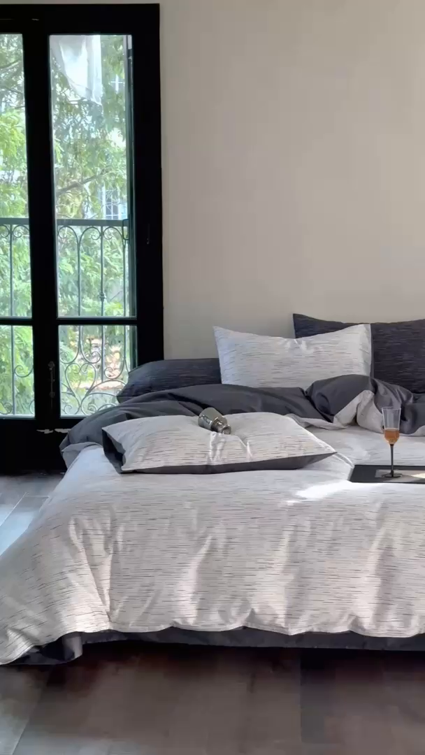 91家纺网 家纺一手货源 找家纺 ONE TWO ONE 1212025新款高端贡缎高支高密数码印花四件套-星河 星河-清茶灰