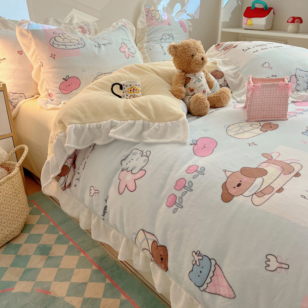 91家纺网 家纺一手货源 找家纺 六巷胡同 2025新款韩式博主风花边款INS卡通A类牛奶绒四件套（第一系） 花边芭宠假日蓝