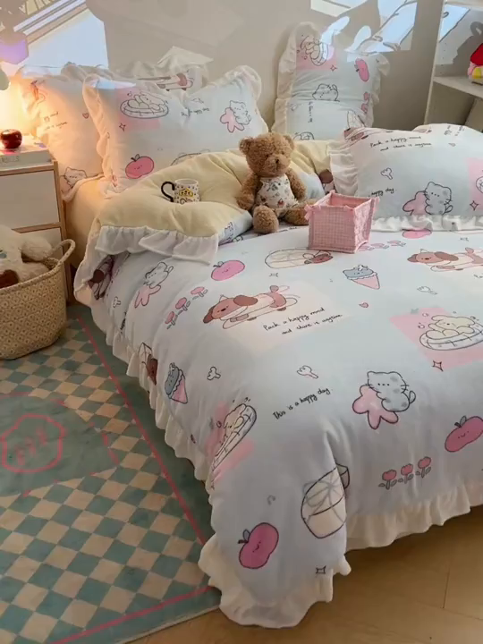 91家纺网 家纺一手货源 找家纺 （总）六巷胡同 2025新款韩式博主风花边款INS卡通A类牛奶绒四件套（第一系）