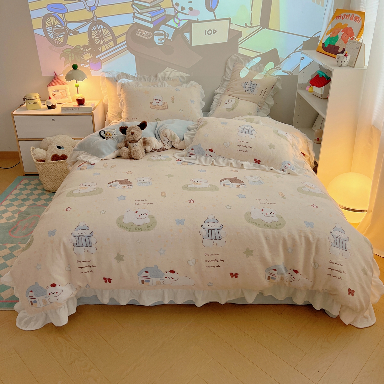 91家纺网 家纺一手货源 找家纺 六巷胡同 2025新款韩式博主风花边款INS卡通A类牛奶绒四件套（第一系） 花边奶萌修狗集