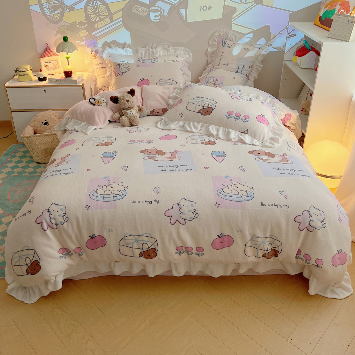 91家纺网 家纺一手货源 找家纺 六巷胡同 2025新款韩式博主风花边款INS卡通A类牛奶绒四件套（第一系） 花边芭宠假日米