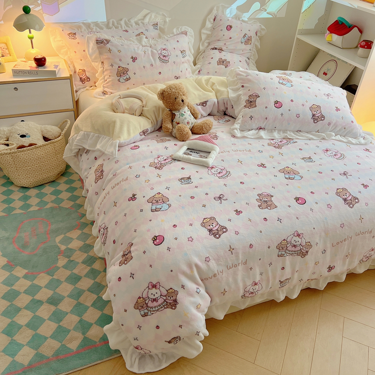 91家纺网 家纺一手货源 找家纺 六巷胡同 2025新款韩式博主风花边款INS卡通A类牛奶绒四件套（第一系） 花边星星宠物集