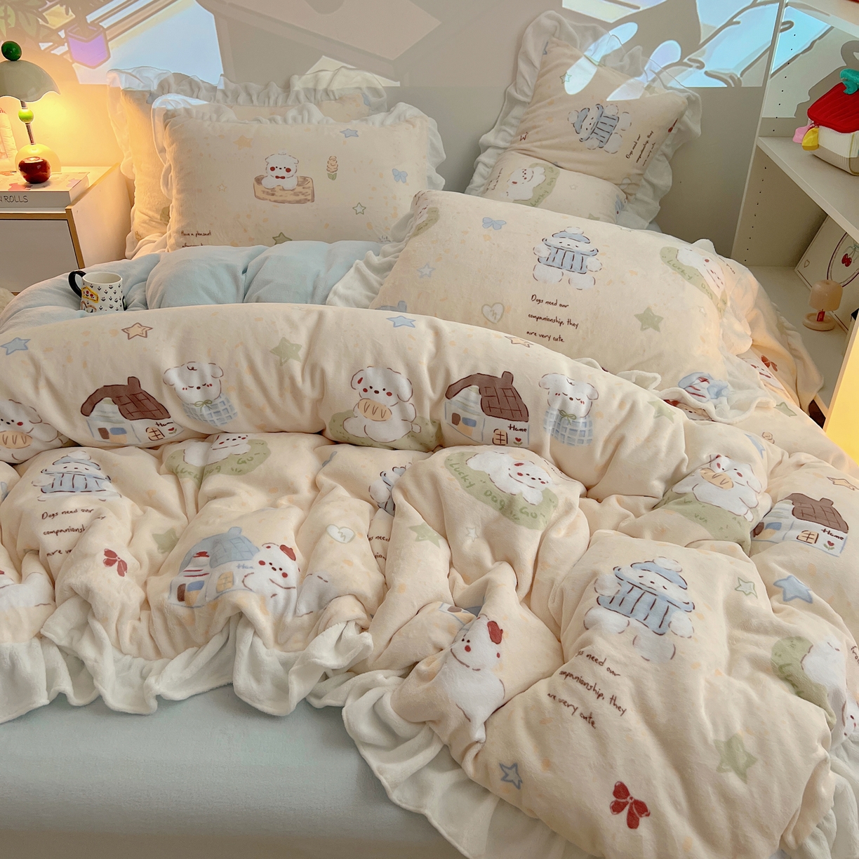 91家纺网 家纺一手货源 找家纺 （总）六巷胡同 2025新款韩式博主风花边款INS卡通A类牛奶绒四件套（第一系）