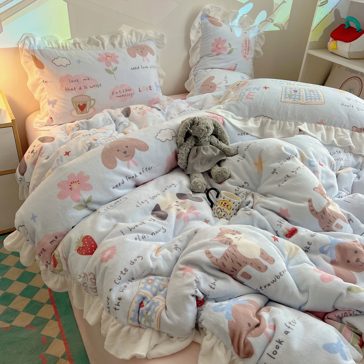 91家纺网 家纺一手货源 找家纺 （总）六巷胡同 2025新款韩式博主风花边款INS卡通A类牛奶绒四件套（第一系）