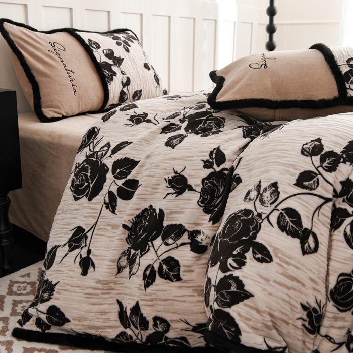 91家纺网 家纺一手货源 找家纺 （总）KA家纺 2025新款冬着色烂花兔毛边绣花款牛奶绒四件套