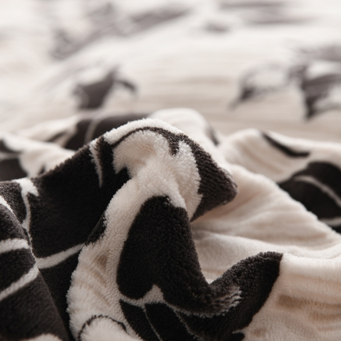 91家纺网 家纺一手货源 找家纺 KA家纺 2025新款冬着色烂花兔毛边绣花款牛奶绒四件套 古韵花香卡其