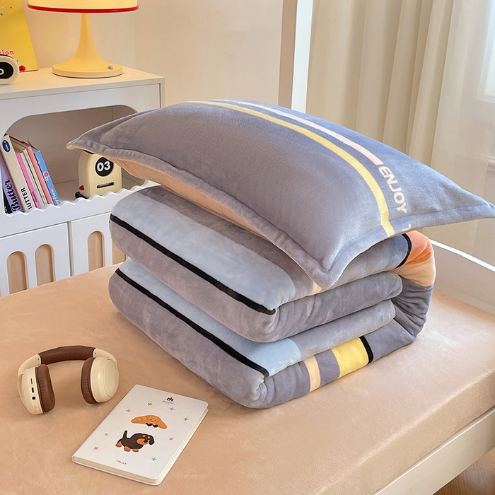 91家纺网 家纺一手货源 找家纺 锦润家纺 2025新款亲肤舒适牛奶绒三件套学生三件套上下铺三件套宿舍三件套 巴克斯