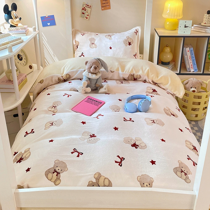 91家纺网 家纺一手货源 找家纺 锦润家纺 2025新款亲肤舒适牛奶绒三件套学生三件套上下铺三件套宿舍三件套 布偶熊