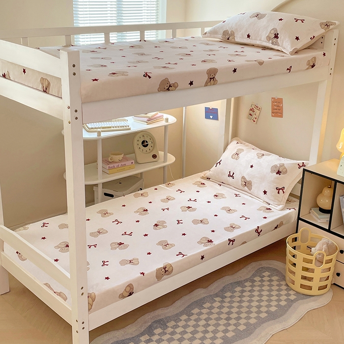 91家纺网 家纺一手货源 找家纺 锦润家纺 2025新款亲肤舒适牛奶绒三件套学生三件套上下铺三件套宿舍三件套 布偶熊