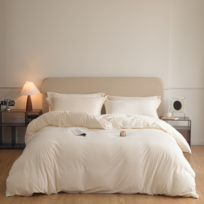 91家纺网 家纺一手货源 找家纺 ONE TWO ONE 121 【婴儿绒四件套】2025新款毛毯被子四件套单件床单被套床笠珊瑚绒牛奶绒冬被法兰绒兔毛绒滚绳款 纯色款-米白