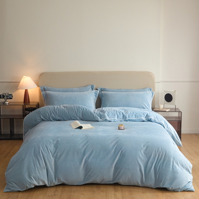 91家纺网 家纺一手货源 找家纺 ONE TWO ONE 121 【婴儿绒四件套】2025新款毛毯被子四件套单件床单被套床笠珊瑚绒牛奶绒冬被法兰绒兔毛绒滚绳款 纯色款-浅蓝