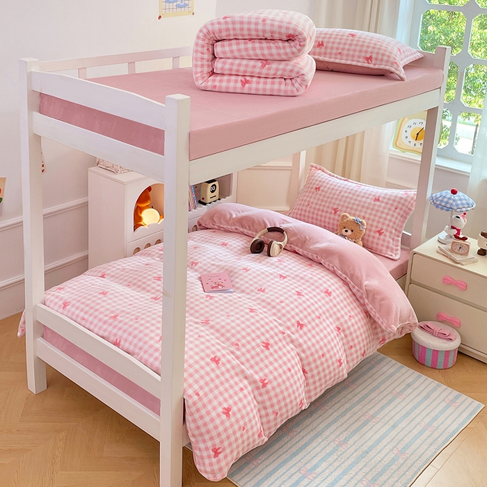 91家纺网 家纺一手货源 找家纺 锦润家纺 2025新款亲肤舒适牛奶绒三件套学生三件套上下铺三件套宿舍三件套 格子蝴蝶结