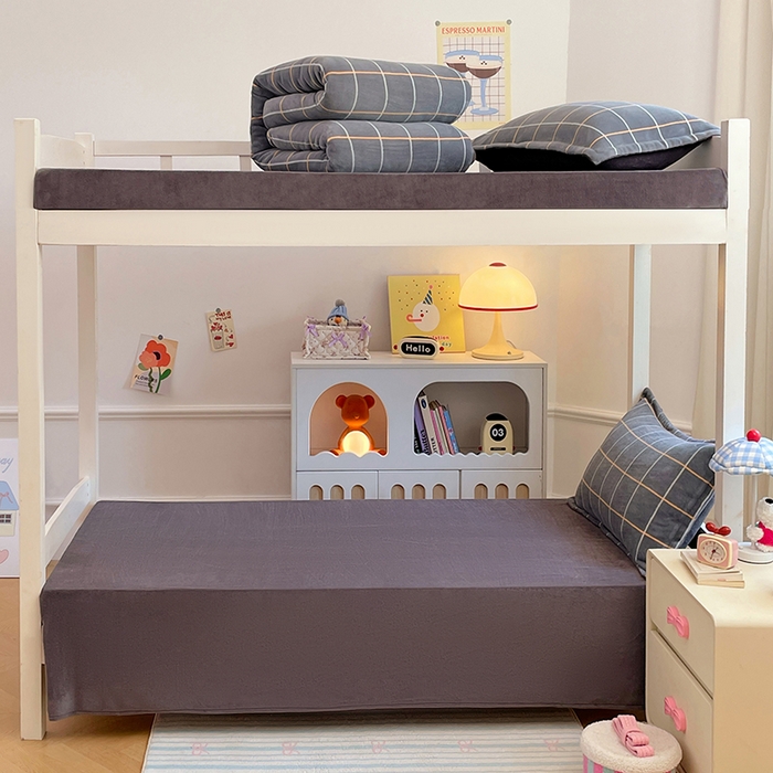 91家纺网 家纺一手货源 找家纺 锦润家纺 2025新款亲肤舒适牛奶绒三件套学生三件套上下铺三件套宿舍三件套 格子控-灰