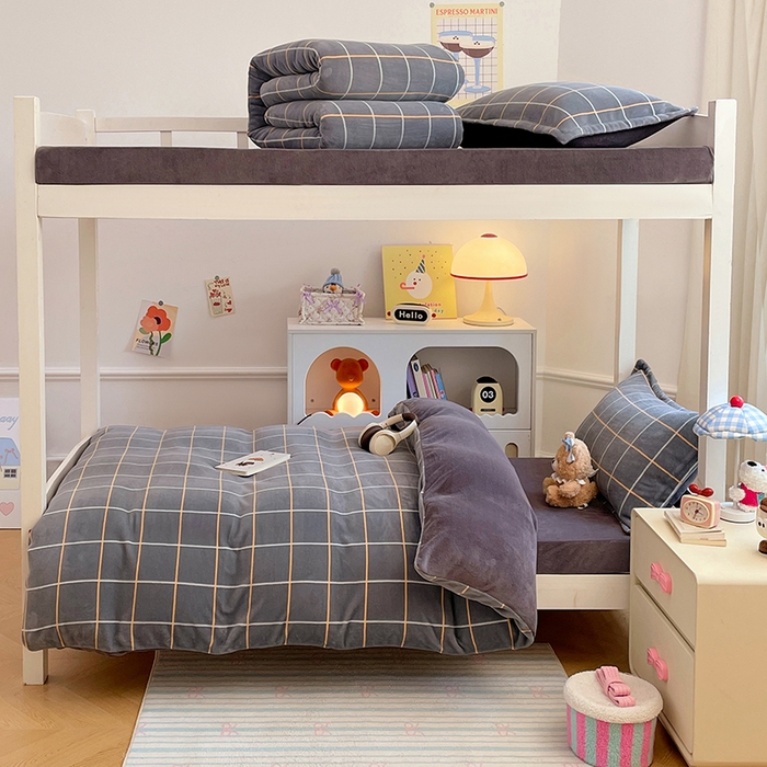 91家纺网 家纺一手货源 找家纺 锦润家纺 2025新款亲肤舒适牛奶绒三件套学生三件套上下铺三件套宿舍三件套 格子控-灰