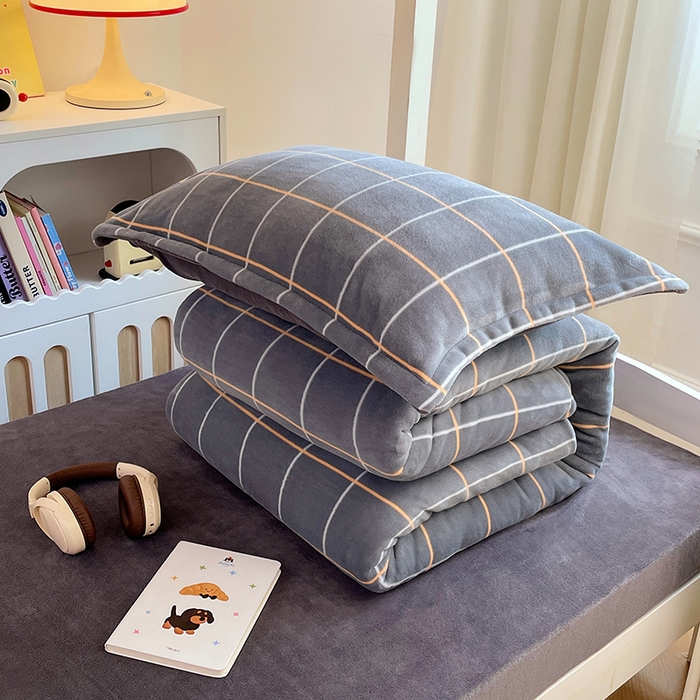 91家纺网 家纺一手货源 找家纺 锦润家纺 2025新款亲肤舒适牛奶绒三件套学生三件套上下铺三件套宿舍三件套 格子控-灰