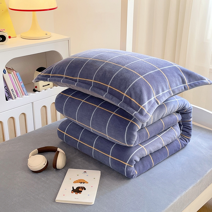 91家纺网 家纺一手货源 找家纺 锦润家纺 2025新款亲肤舒适牛奶绒三件套学生三件套上下铺三件套宿舍三件套 格子控-蓝