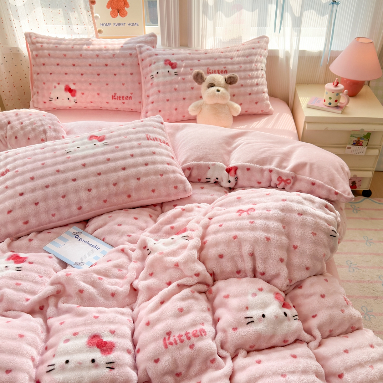 91家纺网 家纺一手货源 找家纺 德比尔斯 2025新款泡泡牛奶绒四件套 爱心kt 粉