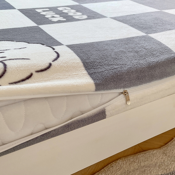 91家纺网 家纺一手货源 找家纺 锦润家纺 2025新款亲肤舒适牛奶绒三件套学生三件套上下铺三件套宿舍三件套 好运小狗