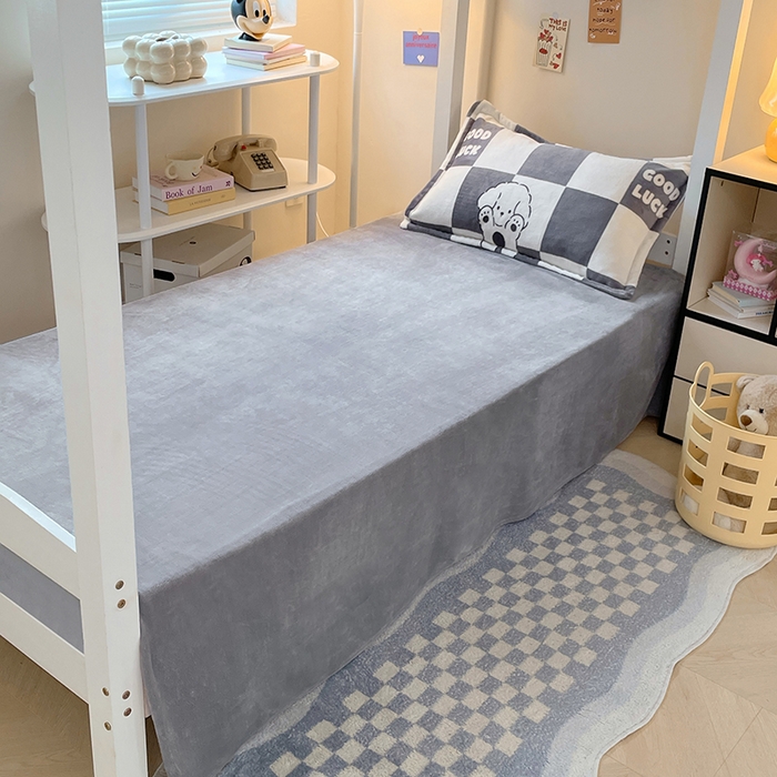 91家纺网 家纺一手货源 找家纺 锦润家纺 2025新款亲肤舒适牛奶绒三件套学生三件套上下铺三件套宿舍三件套 好运小狗