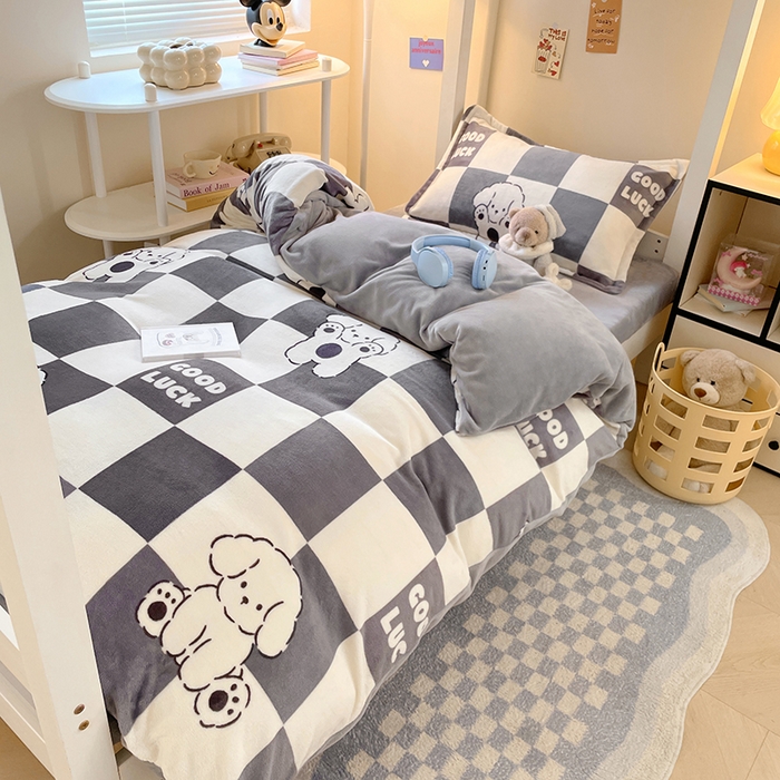 91家纺网 家纺一手货源 找家纺 锦润家纺 2025新款亲肤舒适牛奶绒三件套学生三件套上下铺三件套宿舍三件套 好运小狗