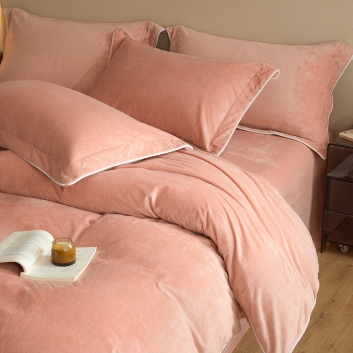 91家纺网 家纺一手货源 找家纺 ONE TWO ONE 121 【婴儿绒四件套】2025新款毛毯被子四件套单件床单被套床笠珊瑚绒牛奶绒冬被法兰绒兔毛绒滚绳款 纯色款-橘粉