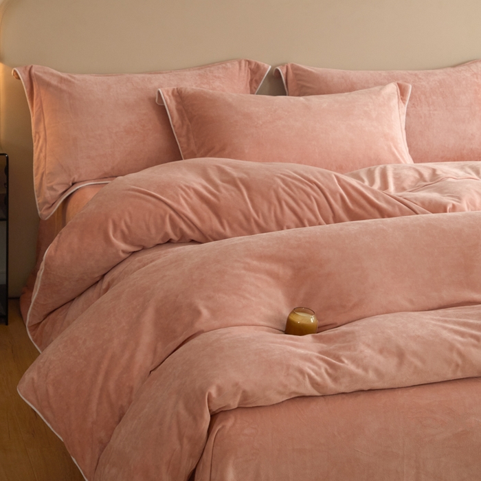 91家纺网 家纺一手货源 找家纺 ONE TWO ONE 121 【婴儿绒四件套】2025新款毛毯被子四件套单件床单被套床笠珊瑚绒牛奶绒冬被法兰绒兔毛绒滚绳款 纯色款-橘粉