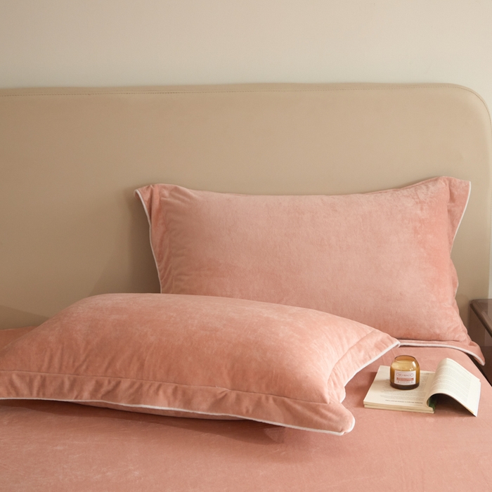 91家纺网 家纺一手货源 找家纺 ONE TWO ONE 121 【婴儿绒四件套】2025新款毛毯被子四件套单件床单被套床笠珊瑚绒牛奶绒冬被法兰绒兔毛绒滚绳款 纯色款-橘粉