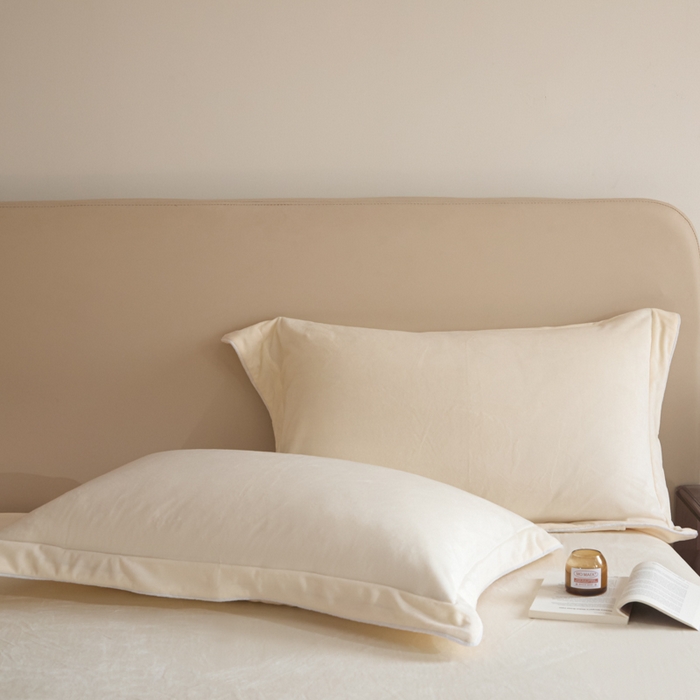 91家纺网 家纺一手货源 找家纺 ONE TWO ONE 121 【婴儿绒四件套】2025新款毛毯被子四件套单件床单被套床笠珊瑚绒牛奶绒冬被法兰绒兔毛绒滚绳款 纯色款-米白