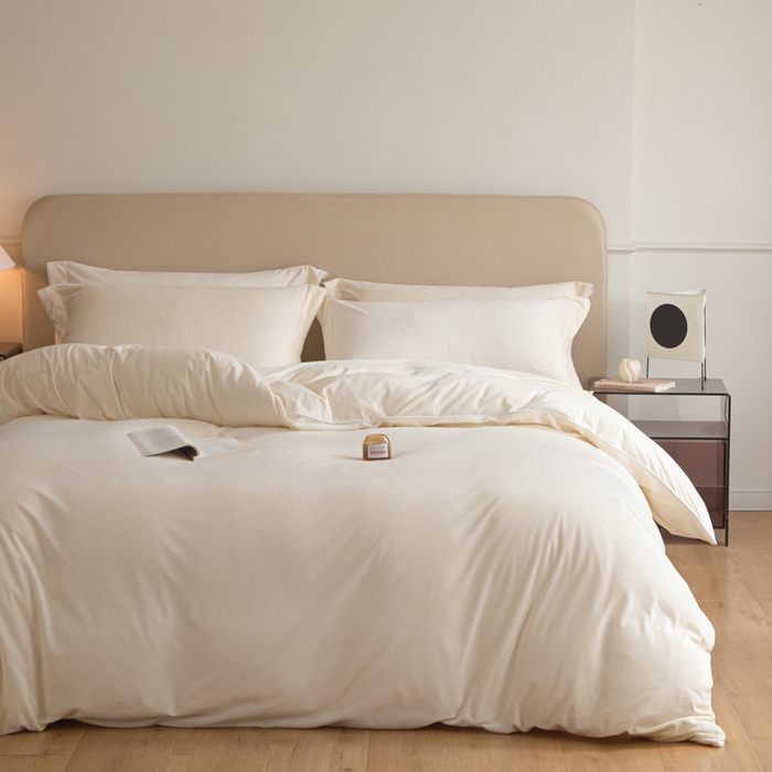 91家纺网 家纺一手货源 找家纺 ONE TWO ONE 121 【婴儿绒四件套】2025新款毛毯被子四件套单件床单被套床笠珊瑚绒牛奶绒冬被法兰绒兔毛绒滚绳款 纯色款-米白