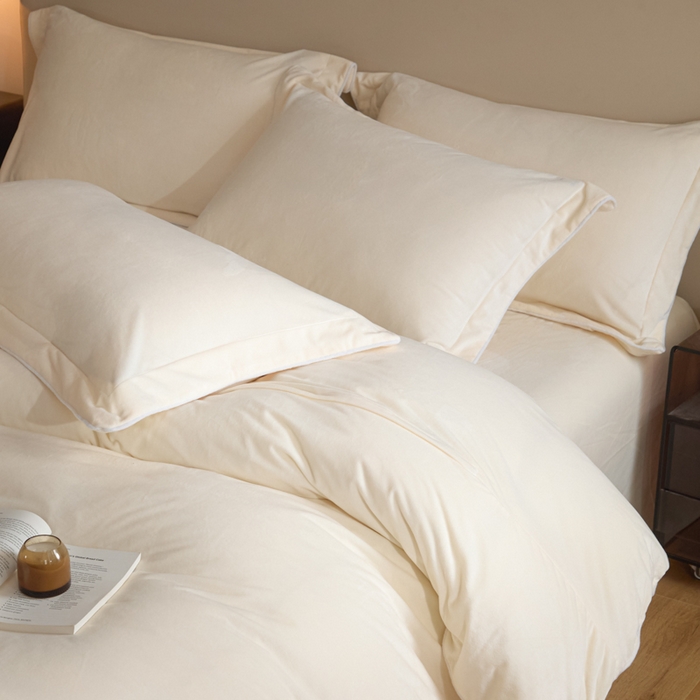 91家纺网 家纺一手货源 找家纺 ONE TWO ONE 121 【婴儿绒四件套】2025新款毛毯被子四件套单件床单被套床笠珊瑚绒牛奶绒冬被法兰绒兔毛绒滚绳款 纯色款-米白