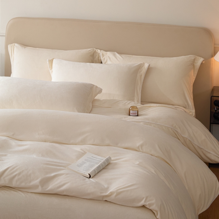 91家纺网 家纺一手货源 找家纺 ONE TWO ONE 121 【婴儿绒四件套】2025新款毛毯被子四件套单件床单被套床笠珊瑚绒牛奶绒冬被法兰绒兔毛绒滚绳款 纯色款-米白