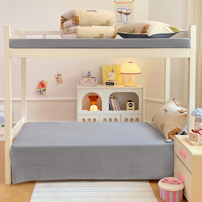 91家纺网 家纺一手货源 找家纺 锦润家纺 2025新款亲肤舒适牛奶绒三件套学生三件套上下铺三件套宿舍三件套 卡皮巴拉