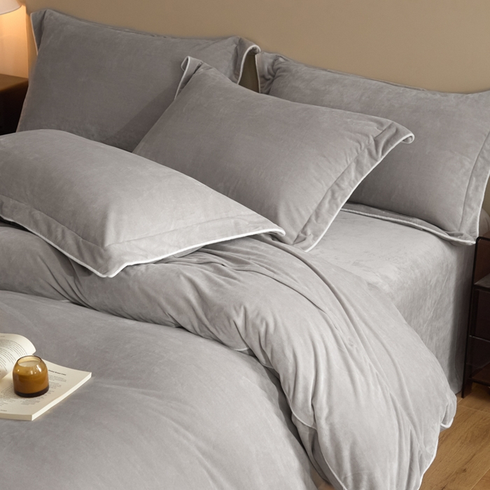 91家纺网 家纺一手货源 找家纺 ONE TWO ONE 121 【婴儿绒四件套】2025新款毛毯被子四件套单件床单被套床笠珊瑚绒牛奶绒冬被法兰绒兔毛绒滚绳款 纯色款-浅灰