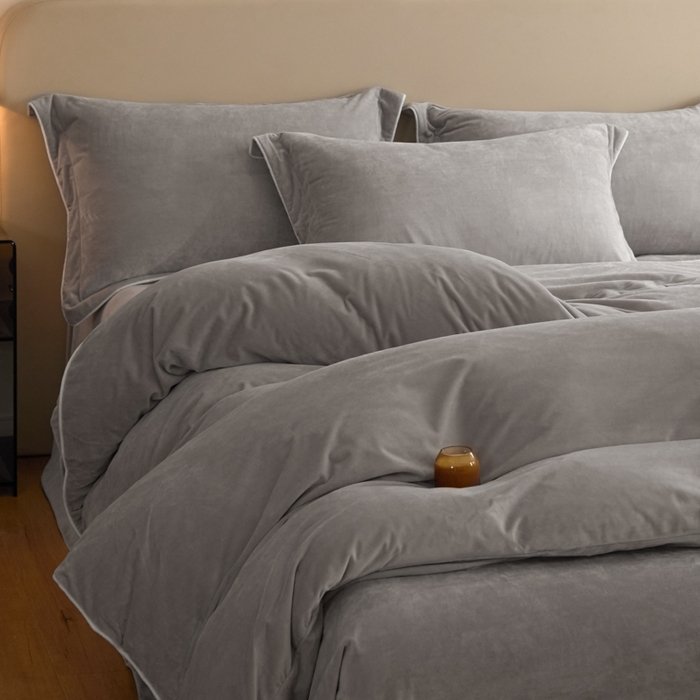 91家纺网 家纺一手货源 找家纺 ONE TWO ONE 121 【婴儿绒四件套】2025新款毛毯被子四件套单件床单被套床笠珊瑚绒牛奶绒冬被法兰绒兔毛绒滚绳款 纯色款-浅灰