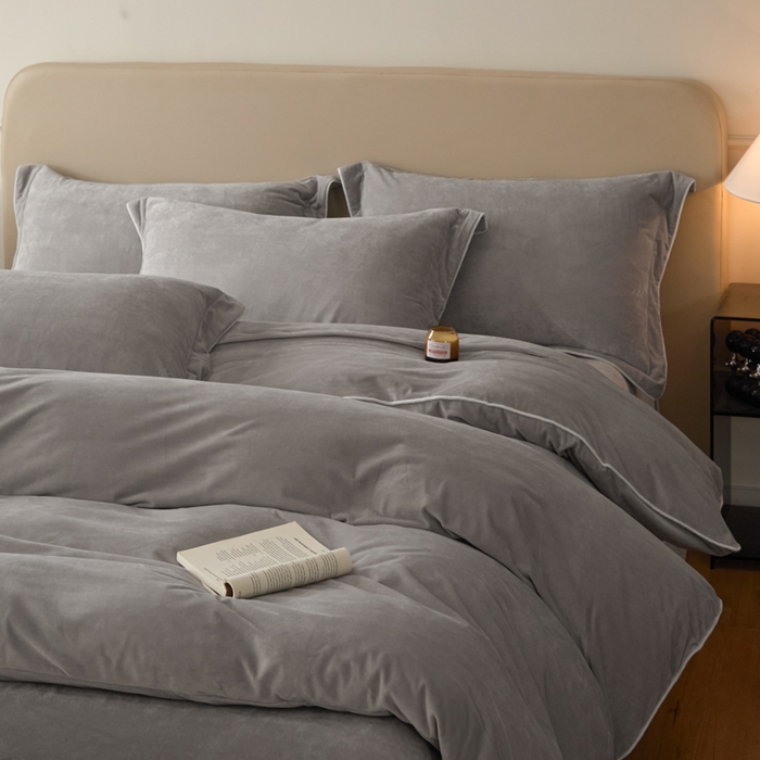 91家纺网 家纺一手货源 找家纺 ONE TWO ONE 121 【婴儿绒四件套】2025新款毛毯被子四件套单件床单被套床笠珊瑚绒牛奶绒冬被法兰绒兔毛绒滚绳款 纯色款-浅灰